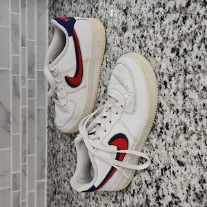White Nike Air Force 1 Low 3D Chenille Swoosh Sneakers sz 5.5Y kids casual shoes